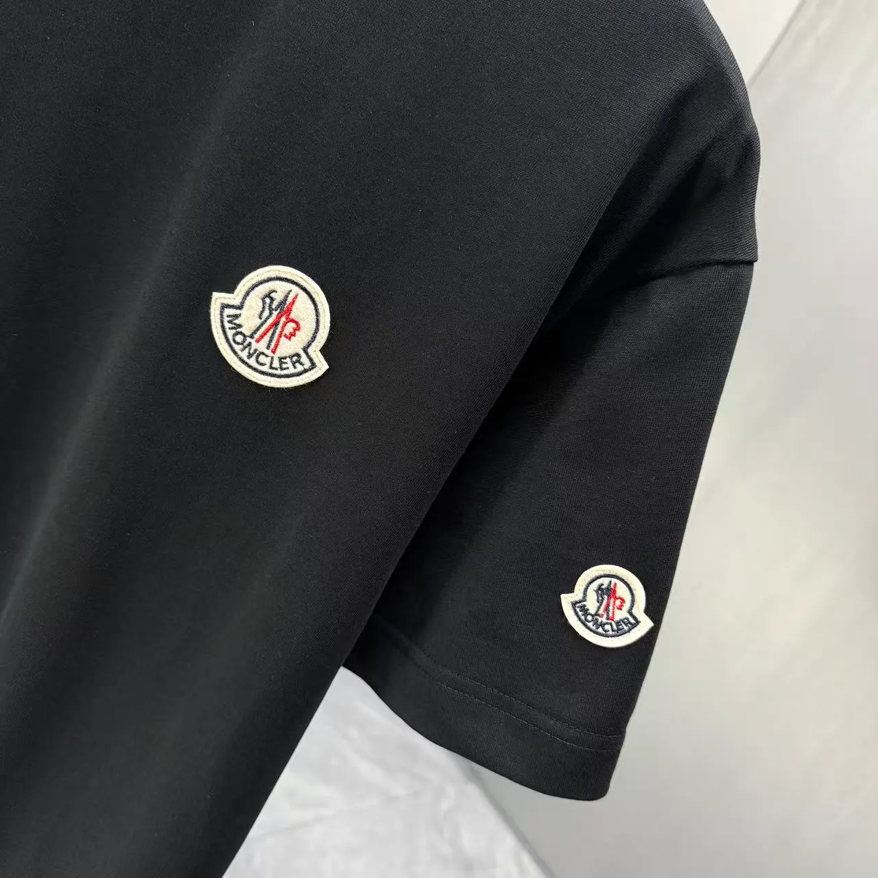 MONCL* * 2026 New Arrival T logo ：Black White Dark Blue Sizes：S M L XL XXL